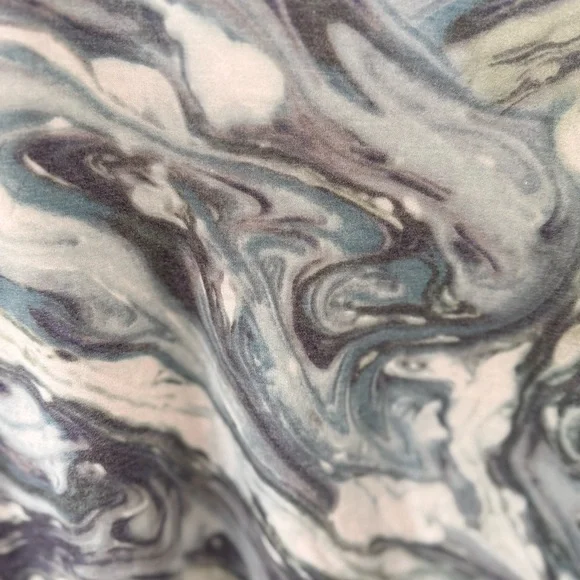 Zenana Marble Print V-Neck Long Sleeve Top – Size L - Picture 6 of 7